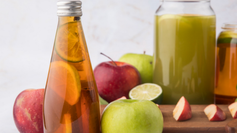 Bebida natural com canela e maçã ajuda a eliminar gordurinhas da barriga: veja a receita