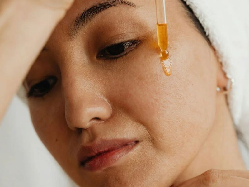 como usar o óleo de rosa mosqueta no rosto​ seco